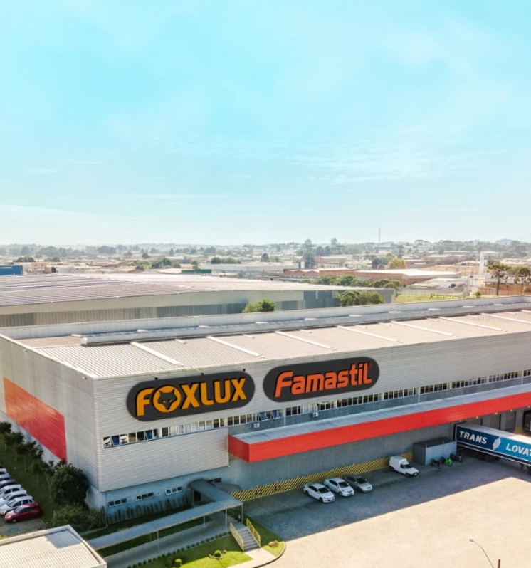 Fachada industrial Grupo Vellore